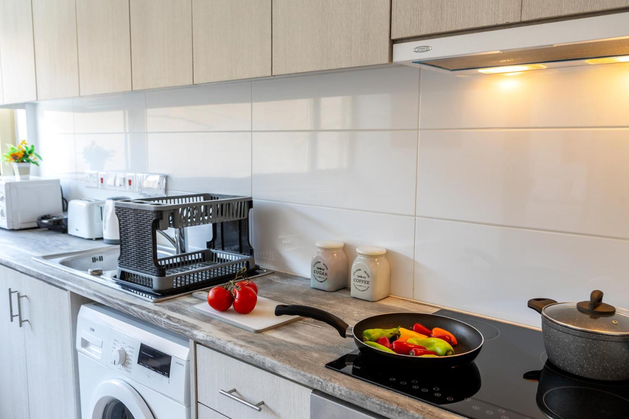 C-Premium Apts 100M From Beach And City Centre لارنكا المظهر الخارجي الصورة