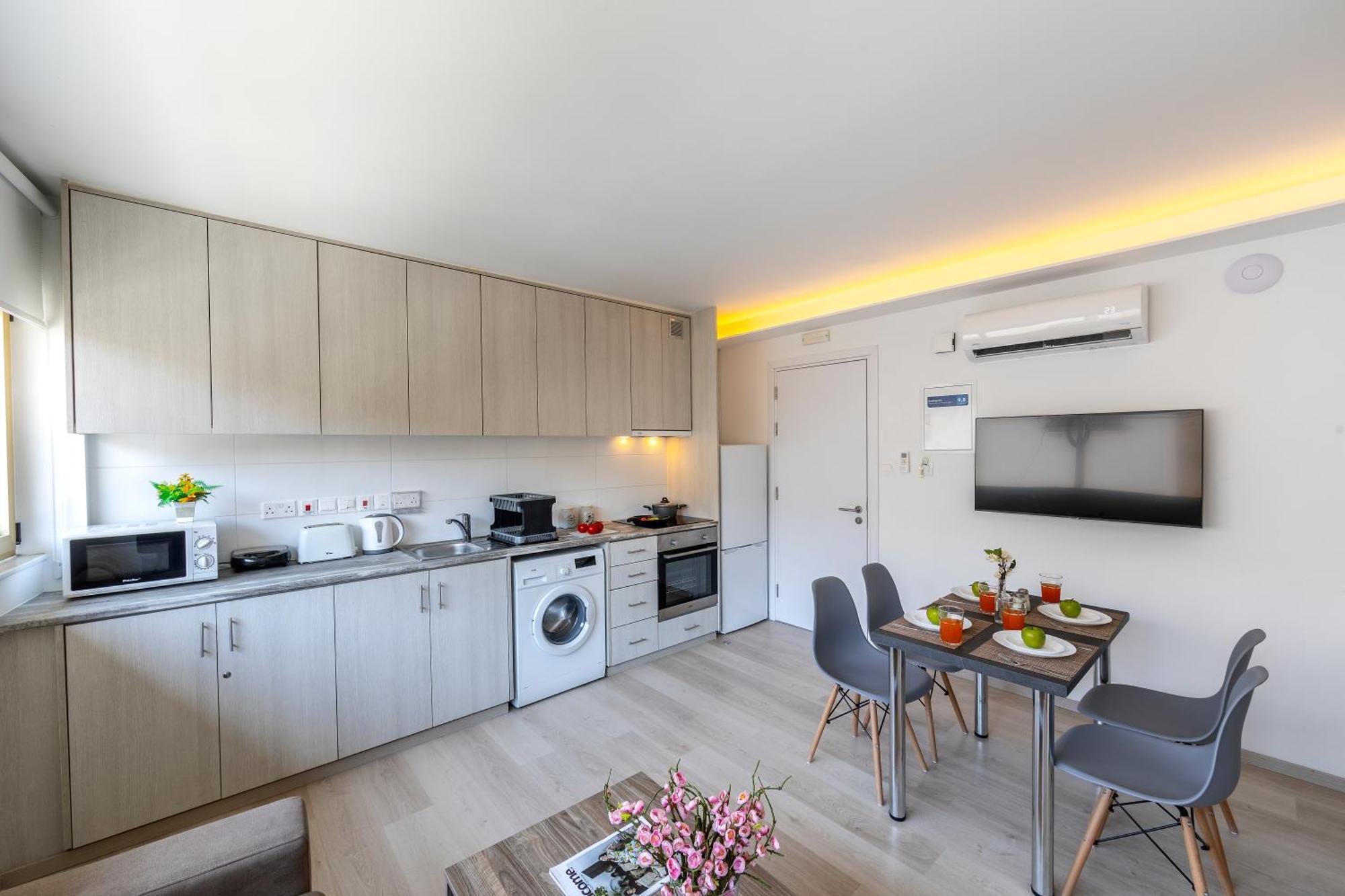 C-Premium Apts 100M From Beach And City Centre لارنكا المظهر الخارجي الصورة